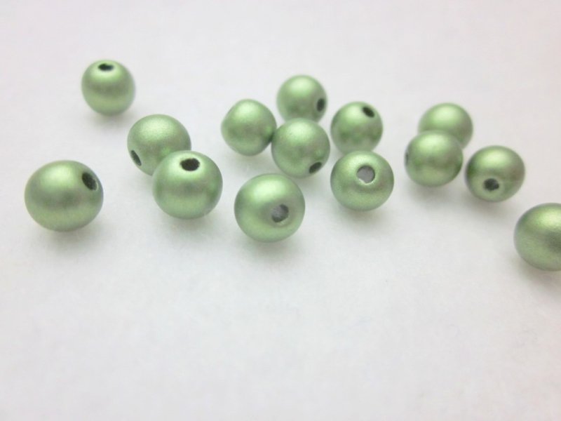 画像1: ビーズクラブ プラスチックビーズ パールモスグリーン 丸型 6mm 100個 (1)
