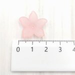 画像2: ビーズクラブ アクリル フラワー ビーズ ピンク 小 2個 20mm 花型 ピアス イヤリング ブレスレット ネックレス DIY (2)