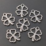 画像1: チャーム クローバー シルバー 10個 K-008 1.7cm シルバー  銀 銀色 四葉 クローバーチャーム ブレスレット キーホルダー パーツ レジン (1)