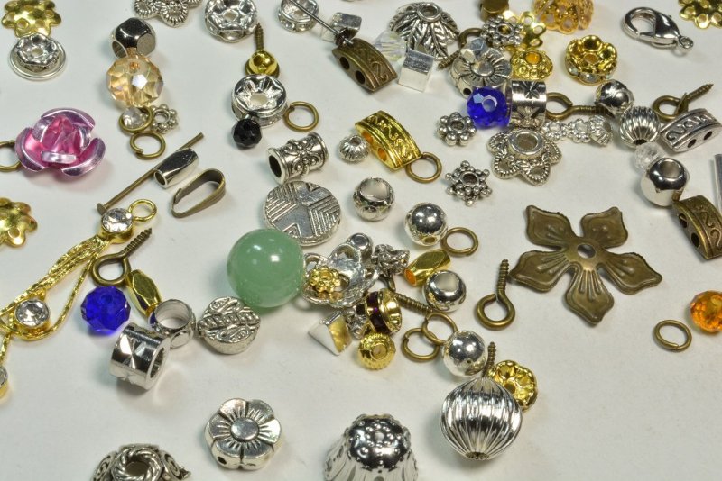 画像1: ビーズクラブ お得 福袋 40g 金属パーツ 天然石 ビーズ ハンドメイド (1)
