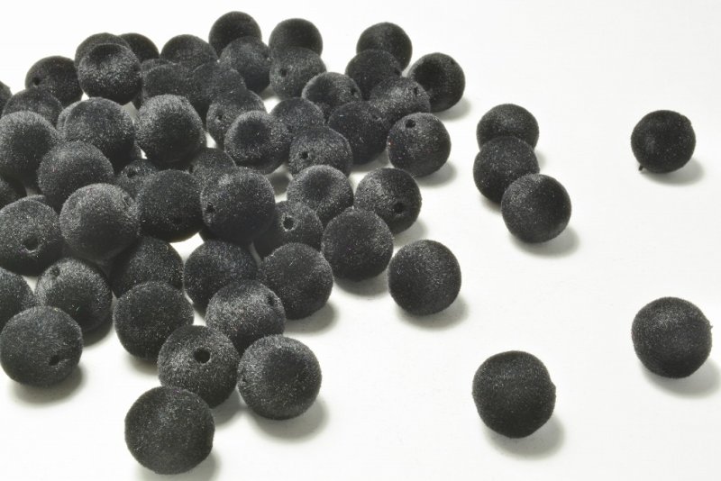 画像1: ビーズクラブ フロッキービーズ ラウンド ブラック 8mm 2個 ベルベット ベロア ハンドメイド (1)