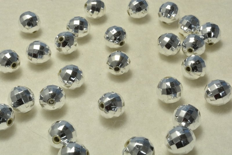 画像1: ビーズクラブ アクリル ビーズ 多面大 シルバー 15個 10mm  ピアス イヤリング パーツ ハンドメイド プラビーズ 通販 (1)