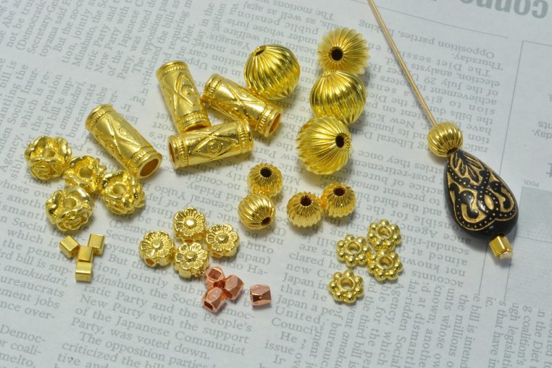 画像1: ビーズクラブ メタルパーツ ロンデル 8種類32個アソートE ミックス メタルビーズ ブレスレット 金具 金属ビーズ パーツ (1)