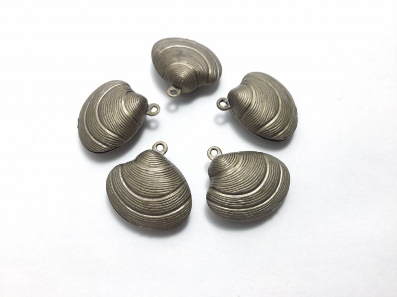 画像2: 1個 ビーズクラブ チャーム 貝殻 金古美 19mm ハワイ パーツ ハンドメイド 材料 ペンダント キーホルダー (2)