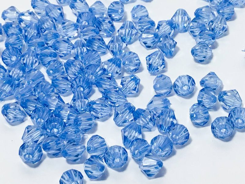 画像1: ビーズクラブ アクリルビーズ 青 ダイヤカット 6mm 100個 プラスチックビーズ ソロバン型 そろばん型 多面カット 手芸 ハンドメイド パーツ (1)