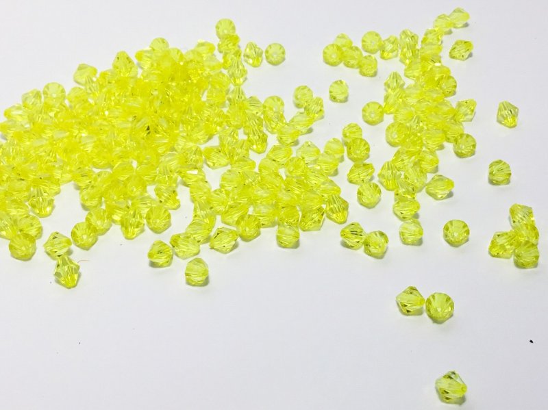 画像2: ビーズクラブ アクリルビーズ イエロー ダイヤカット 8mm 100個 プラスチックビーズ ソロバン型 そろばん型 多面カット 手芸 ハンドメイド パーツ (2)