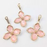 画像4: フラワー チャーム 4弁 K-189 カン付き ピンク 6個セット 約29×19mm アクセサリー パーツ ハンドメイド 材料 花モチーフ ビーズクラブ (4)