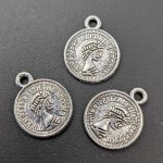 画像1: チャーム コイン型 モチーフ C-009 シルバー 10個セット 約12×10mm カン付き ハンドメイド アクセサリーパーツ ビーズクラブ (1)