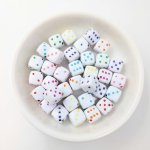 画像3: アクリルビーズ サイコロ型 B-4 ミックスカラー 約8mm 50個セット ハンドメイド アクセサリーパーツ プラスチックビーズ ビーズクラブ (3)