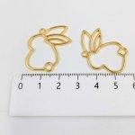 画像2: レジン枠 うさぎ ゴールド 4個 約28×26mm カン内径約2mm レジンフレーム 空枠 ラビット 兎 カン付チャーム ハンドメイド アクセサリーパーツ ビーズクラブ (2)