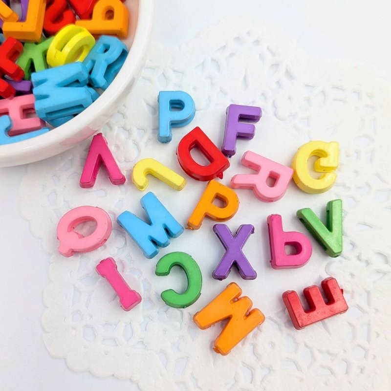 画像5: アクリルビーズ アルファベット型 B-24 ビビッドカラー イニシャル 約12mm 100個セット ハンドメイド アクセサリーパーツ プラスチックビーズ ビーズクラブ (5)