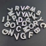 画像1: アクリルビーズ アルファベット型 B-25 シルバー イニシャル 約12mm 100個セット ハンドメイド アクセサリーパーツ プラスチックビーズ ビーズクラブ (1)