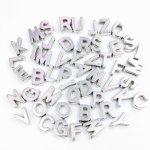 画像6: アクリルビーズ アルファベット型 B-25 シルバー イニシャル 約12mm 100個セット ハンドメイド アクセサリーパーツ プラスチックビーズ ビーズクラブ (6)